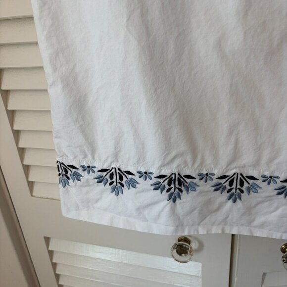 Pottery Barn set of pillow cases Blossom Embroidered Percale white blue standard - Picture 6 of 9